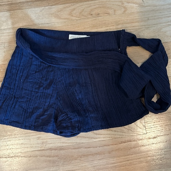 Savannah Morrow Forest Short in Navy, Size S - Picture 3 of 6